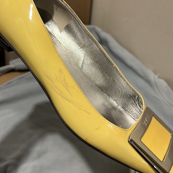 Roger Vivier Paris Shoes - Picture 7 of 9